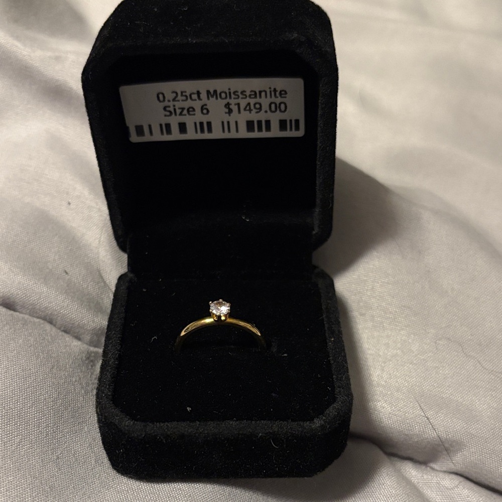 Elegant Gold Moissanite Ring